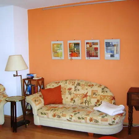 Ottlinger Apartment *